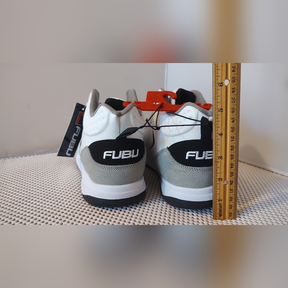 FUBU Men\'s Size 9.5 The Hustle Athletic Leisure Sneakers White/Gray/Black